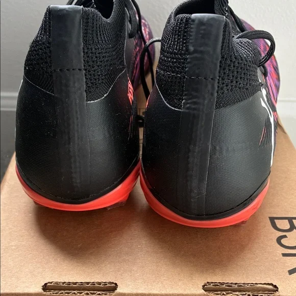 Womens 11.5 / Mens 9.5 Puma Black Soccer Cleats with Pink and Purple Woven Upper - Picture 6 of 7